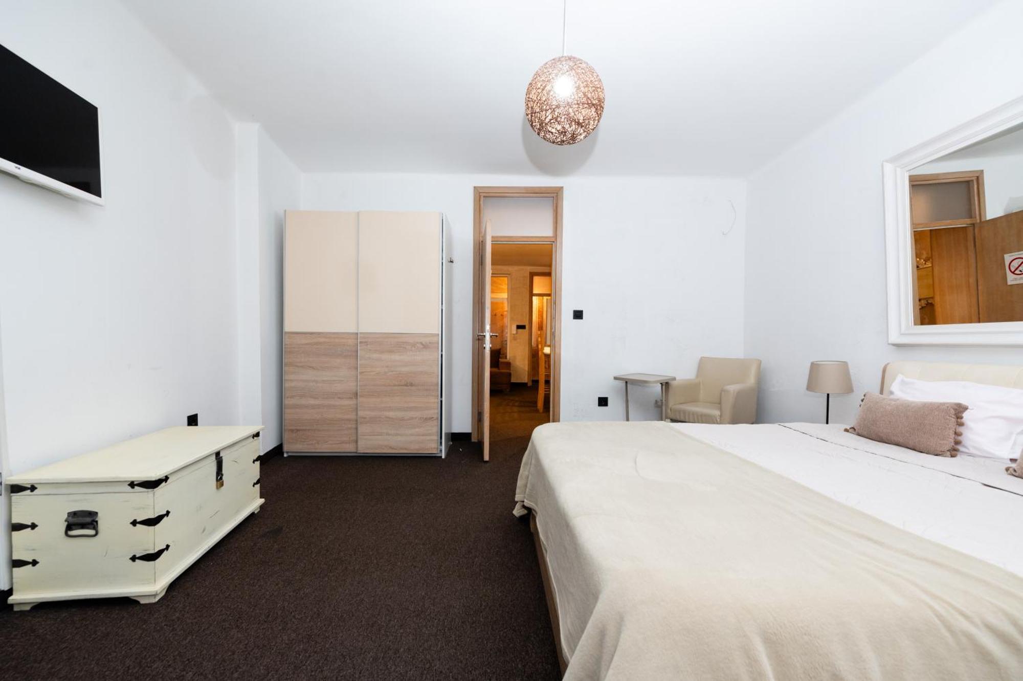 Central Belgrade Apartments Free Parking Номер фото